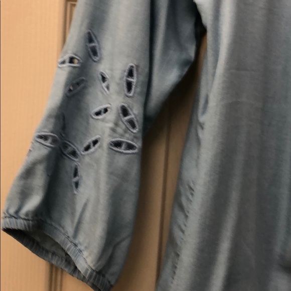 Top - Picture 2 of 3